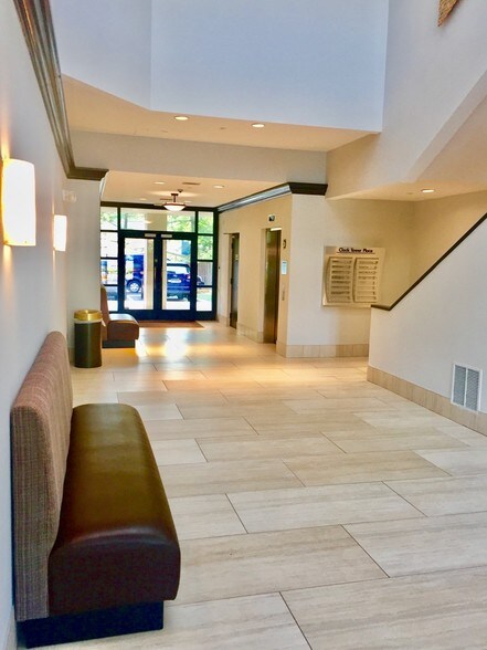 More Photos Of 1410 Forest Dr, Annapolis Office For Lease