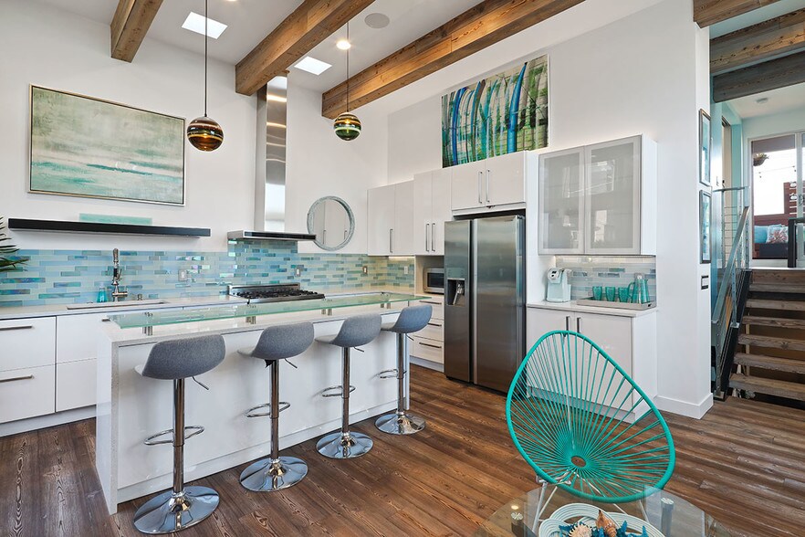 More Photos Of 472 Rosecrans Ave, Manhattan Beach Apartments For Sale