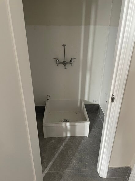 More Photos Of 123 Sycamore Ave, Manteca Medical For Lease