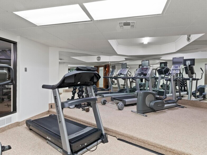 More Photos Of 333 N Main St, Richfield Hotel For Sale