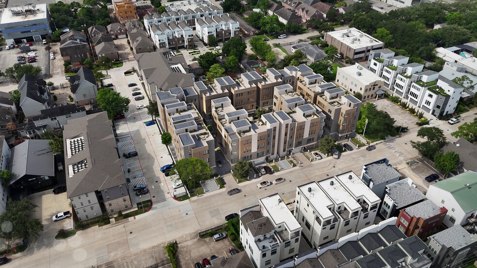 More Photos Of 5821 Winsome Ln, Houston Apartments For Sale