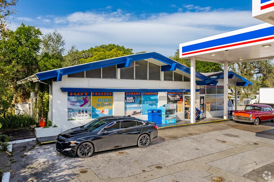 More Photos Of 840 Broadway, Dunedin Service Station For Sale