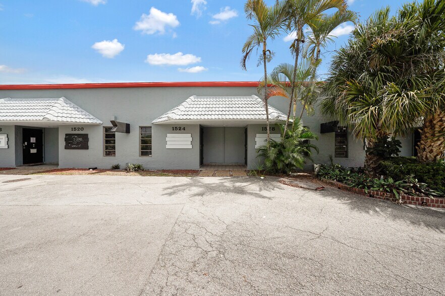 More Photos Of 1500-1536 S Dixie Hwy, Pompano Beach Showroom For Lease