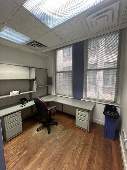 More Photos Of 114 E Eighth St, Cincinnati Loft Creative Space For Lease