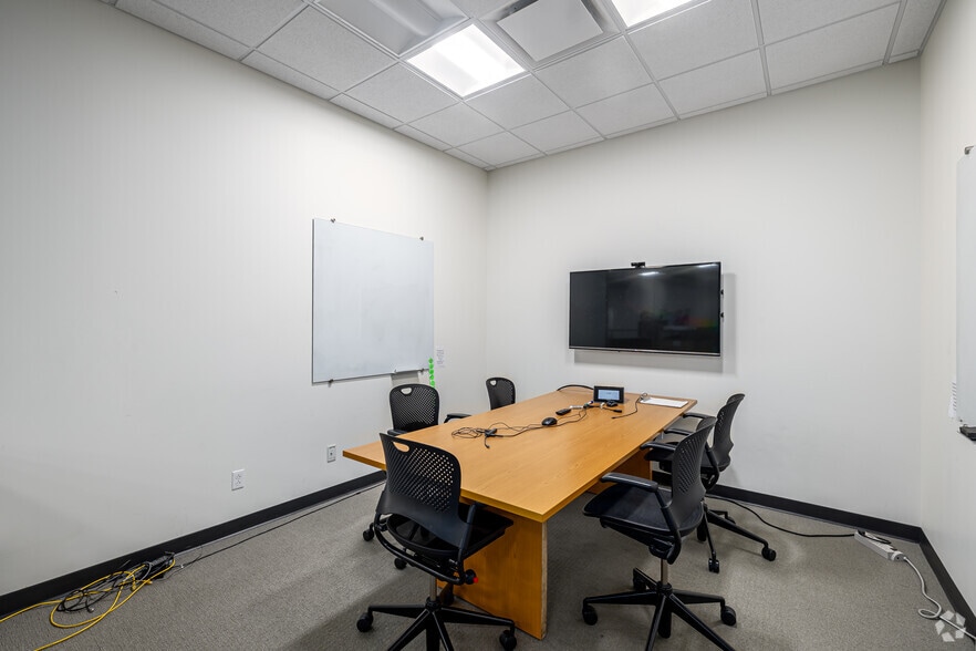 More Photos Of 50 Corporate Dr, Trumbull Distribution For Lease