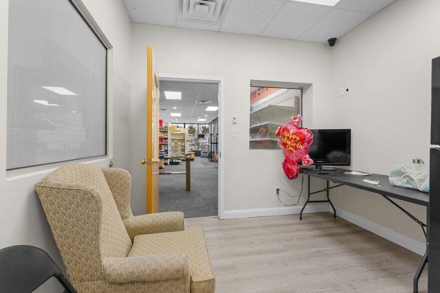 More Photos Of 628 Belmont St, Brockton Freestanding For Sale