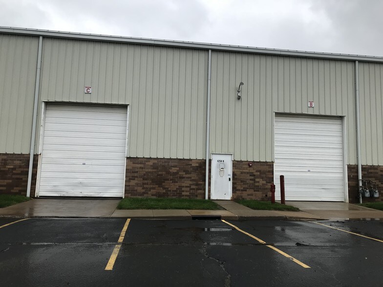 More Photos Of 4250-4276 Strausser St NW, Canton Warehouse For Lease