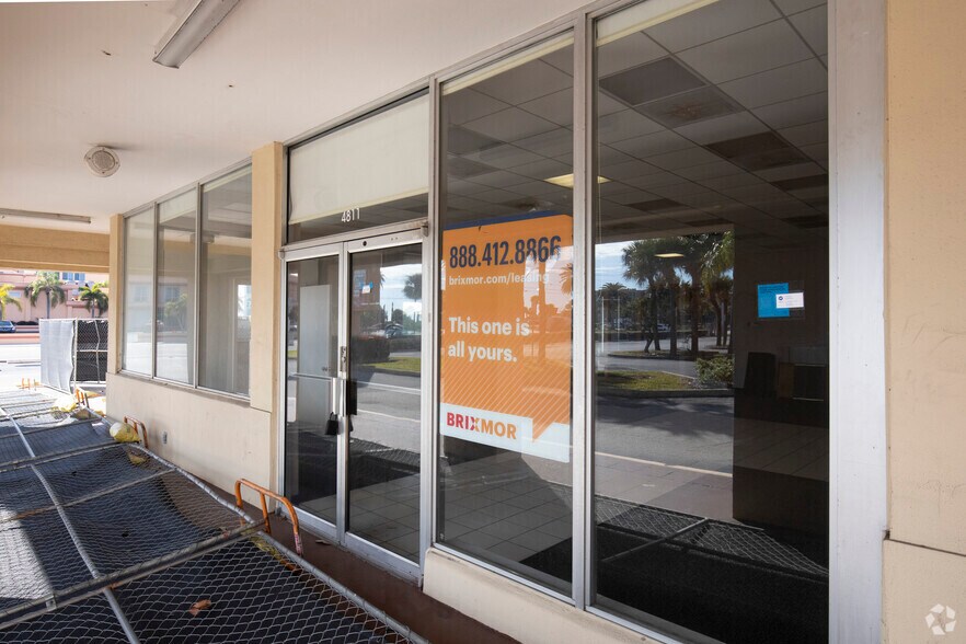 More Photos Of 4615-4685 Gulf Blvd, Saint Pete Beach Restaurant For Lease