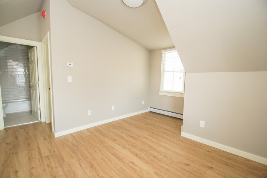 More Photos Of 1806 17th St, Boulder Apartments For Sale