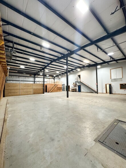 More Photos Of 368 Killingly Rd, Pomfret Industrial For Sale