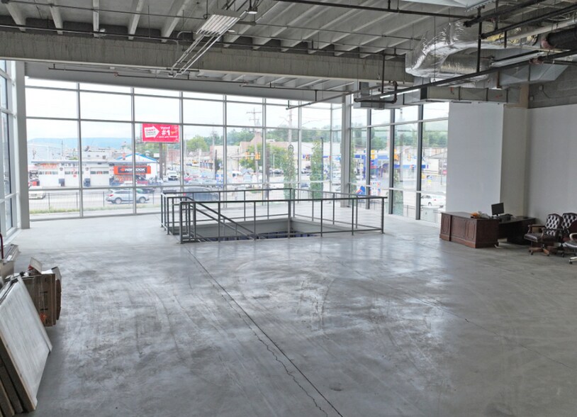 More Photos Of 1000 N Cameron St, Harrisburg Flex For Lease