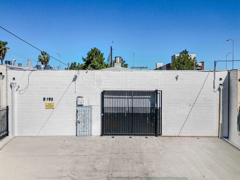 Primary Photo Of 782 E Washington Blvd, Los Angeles Manufacturing For Lease