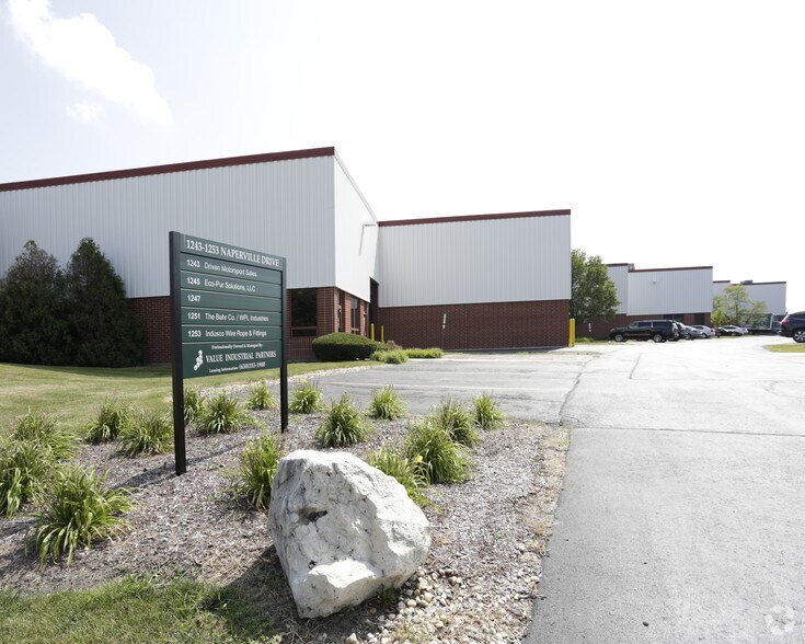 More Photos Of 1243-1253 Naperville Dr, Romeoville Warehouse For Lease