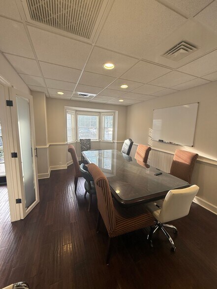 More Photos Of 1680-1684 Metropolitan Cir, Tallahassee Loft Creative Space For Lease