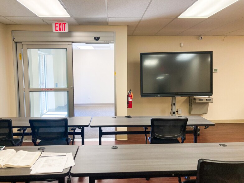 More Photos Of 510 W Union St, Athens Healthcare For Sale