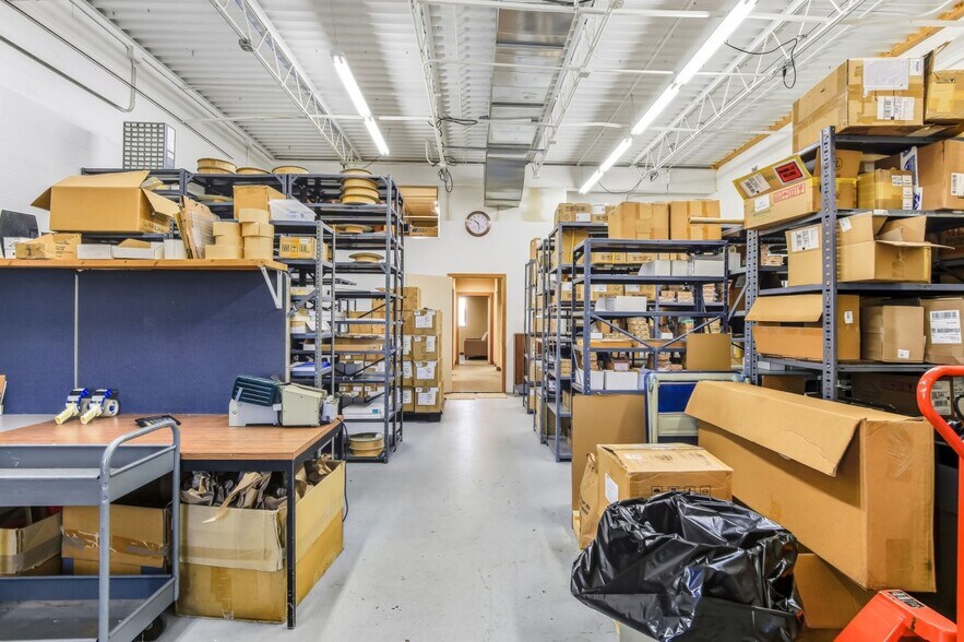 More Photos Of 3825 Lake Elmo Ave N, Lake Elmo Research And Development For Lease