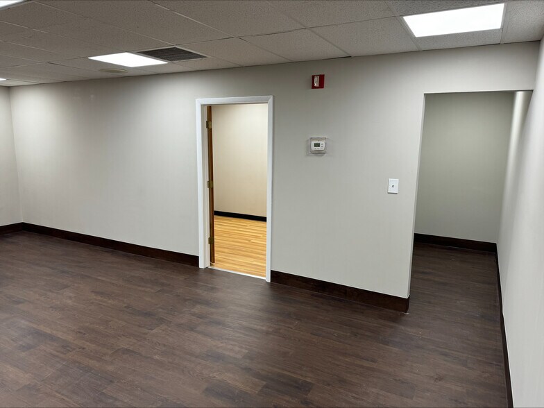 More Photos Of 660-670 Lincoln St, Portsmouth Unknown For Lease