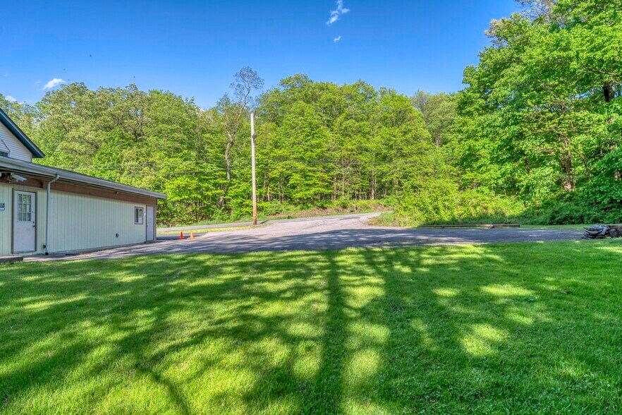 More Photos Of 1520 Broadway, Esopus Freestanding For Sale