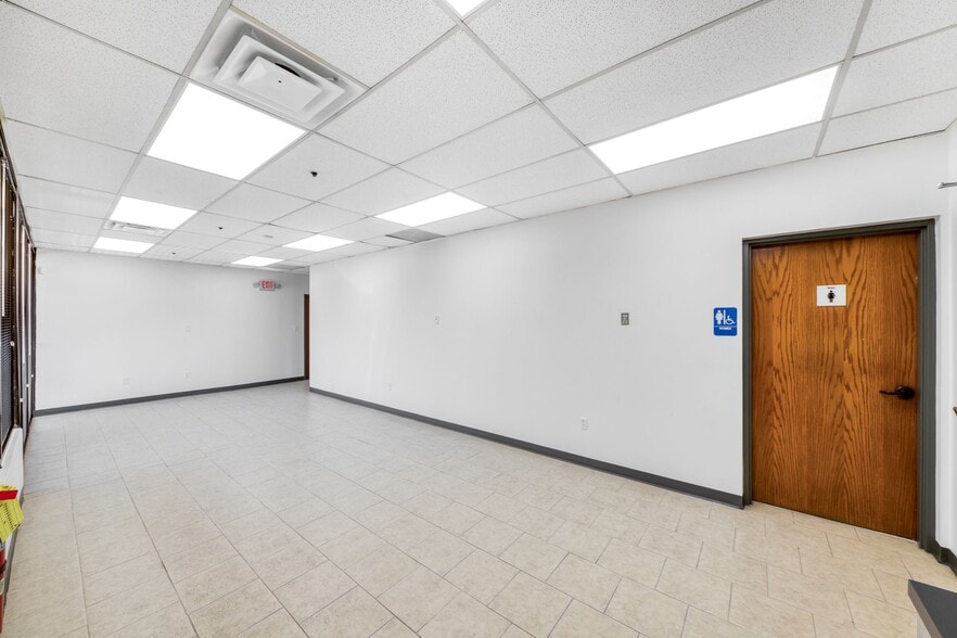 More Photos Of 3285 Saturn Ct, Peachtree Corners Warehouse For Lease