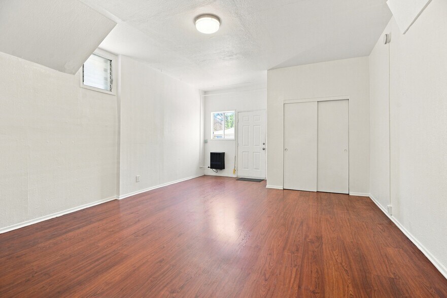 More Photos Of 101 Dudley Ave, Venice Apartments For Sale