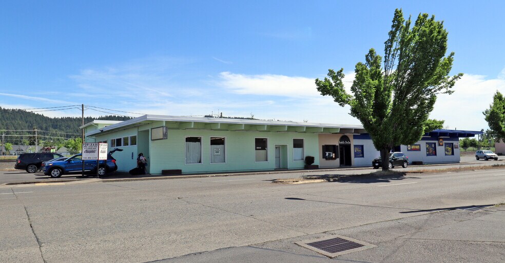 More Photos Of 104 S Pacific Hwy, Cottage Grove Storefront For Sale