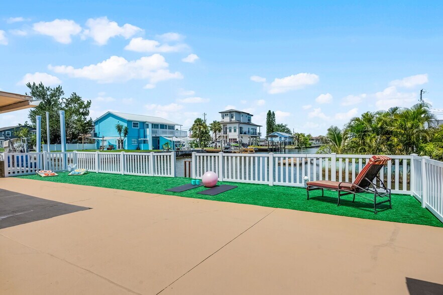 More Photos Of 13901 Old Dixie Hwy, Hudson Multifamily For Sale