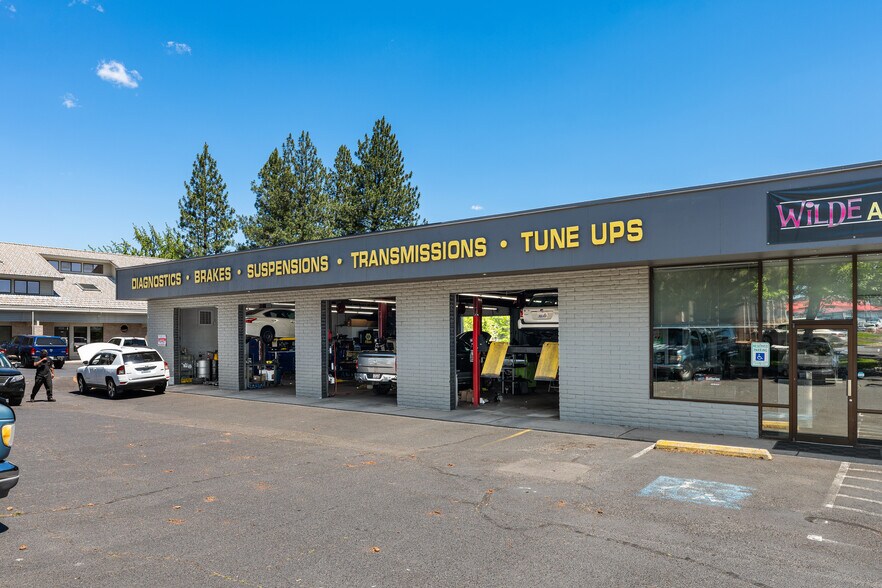 More Photos Of 103 E Lincoln Rd, Spokane Freestanding For Sale