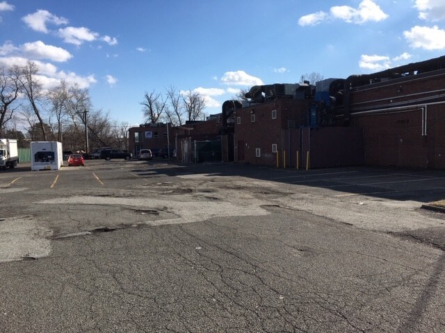 More Photos Of 209 Mclean Blvd, Paterson Manufacturing For Lease