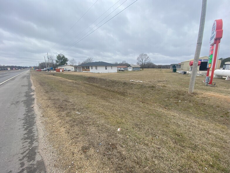 More Photos Of 4520 NE Hudson Rd, Rogers Auto Repair For Sale