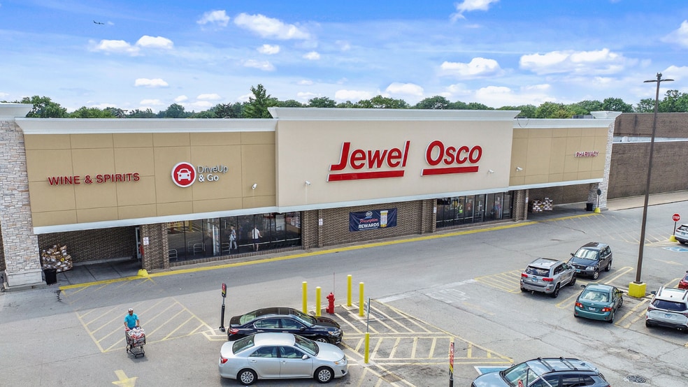 Primary Photo Of 7900 N Milwaukee Ave, Niles Unknown For Lease