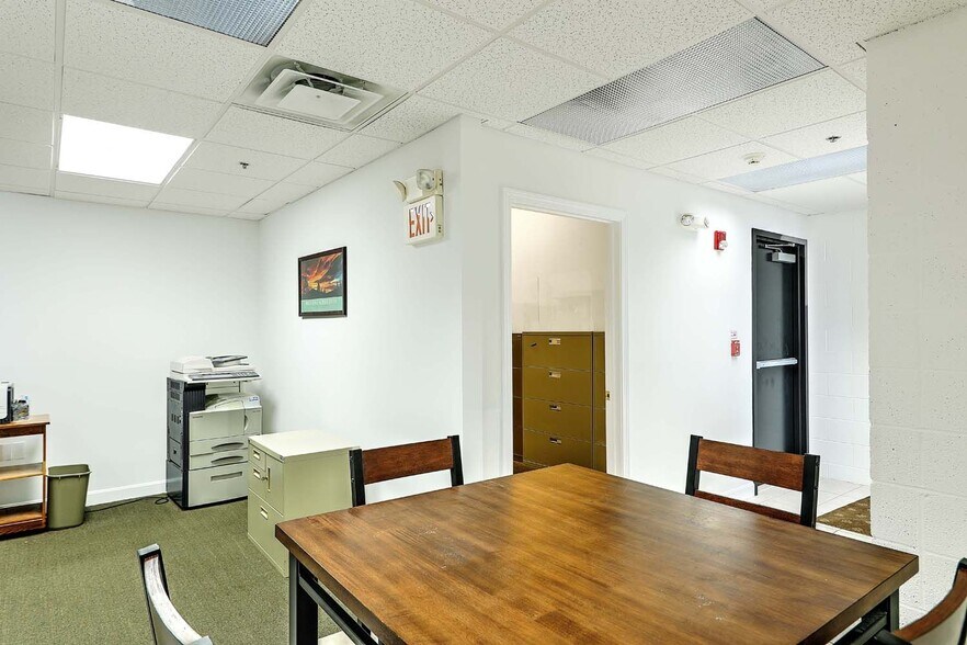 More Photos Of 577 Warren Ave, East Providence Storefront Retail Office For Sale