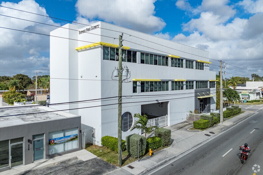 More Photos Of 2200 SW 67th Ave, Miami Office For Sale