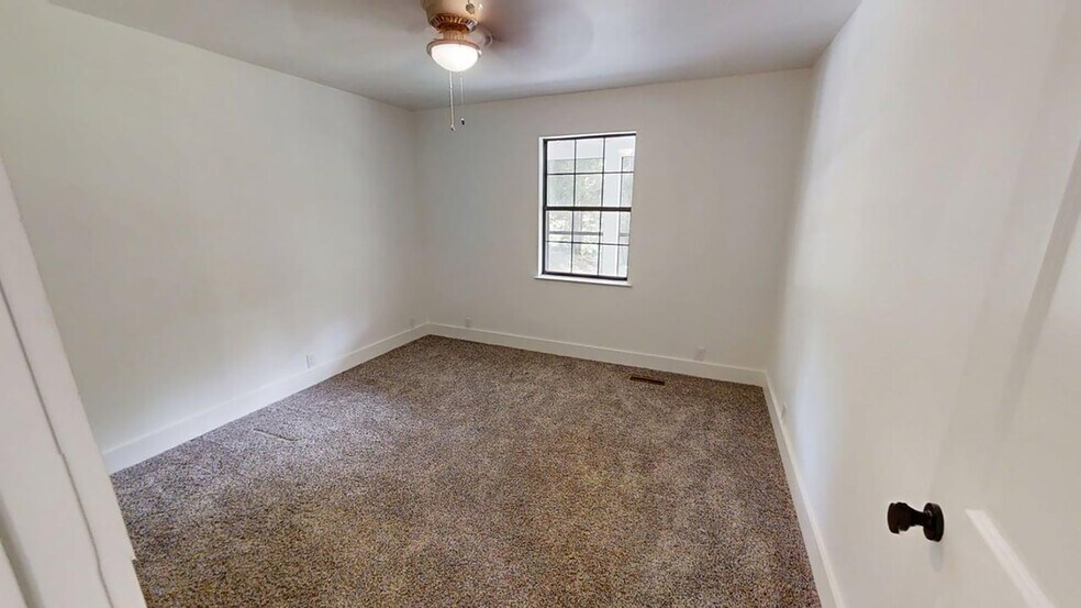 More Photos Of 1050 AL-160 Hwy, Warrior Flex For Sale