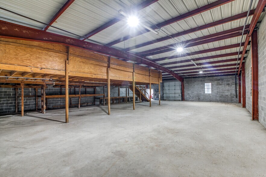 More Photos Of 8019 Richards St, Houston Flex For Sale