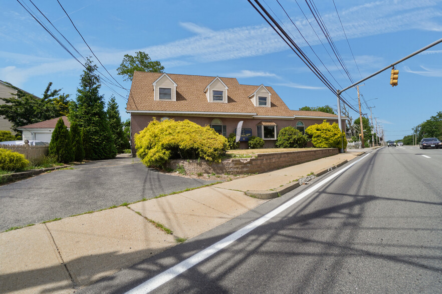 More Photos Of 623 Post Rd, Warwick Office For Sale