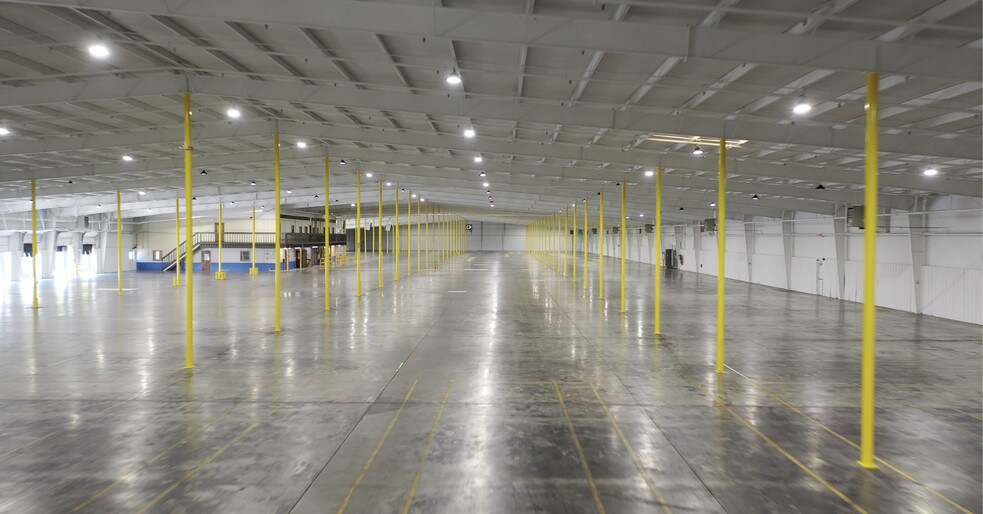 More Photos Of 154 Metro Ct, Greer Distribution For Lease