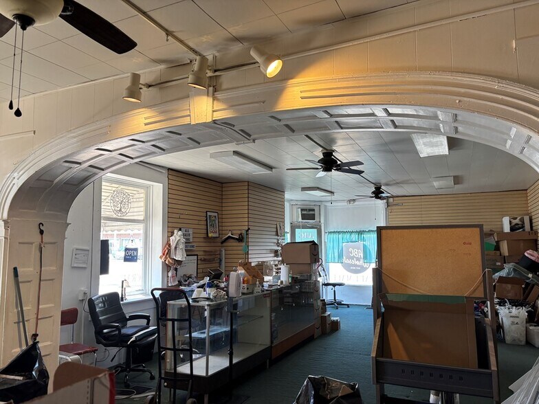 More Photos Of 122 N Market St, Waverly Storefront For Sale