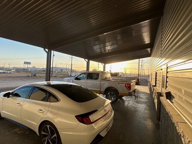 More Photos Of 2307 Stafford Blvd, Pecos Industrial For Lease