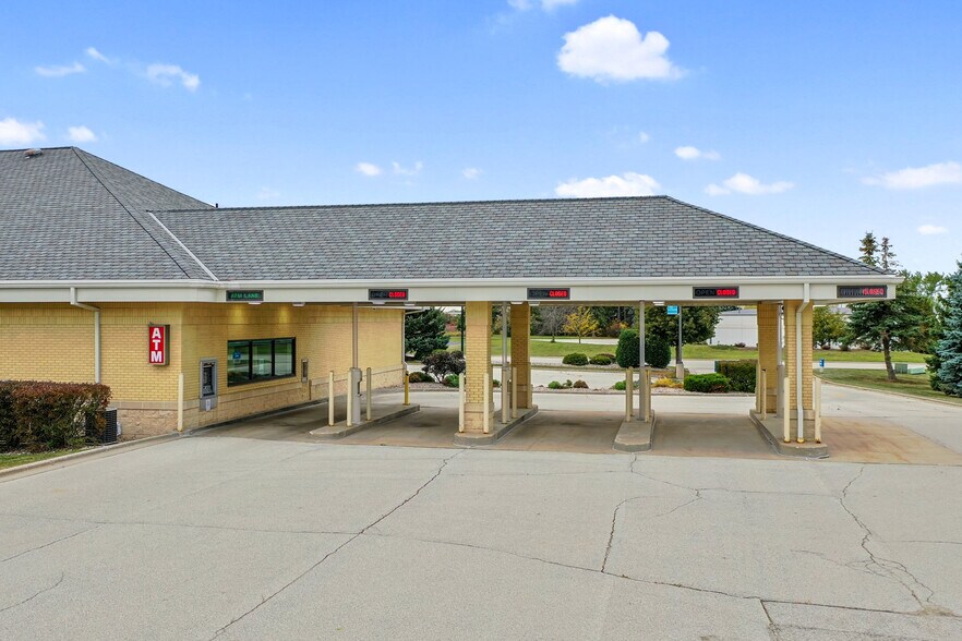 More Photos Of 3139 Voyager Dr, Green Bay Bank For Sale