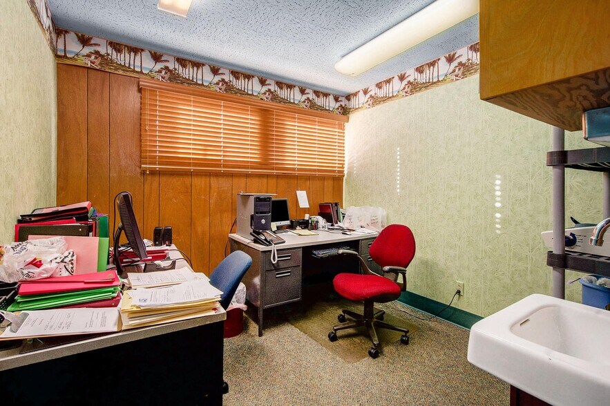 More Photos Of 1514 4th St, Jackson Healthcare For Sale