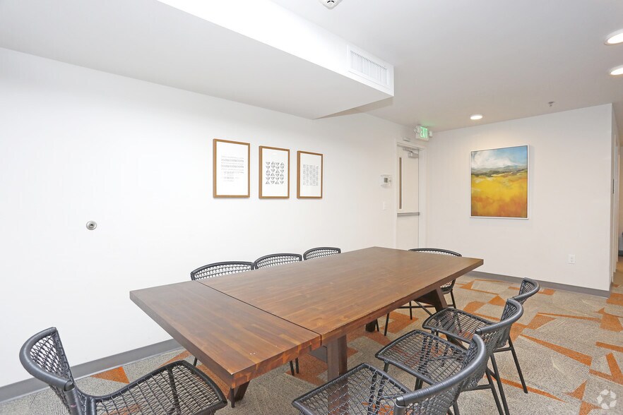 More Photos Of 13280 Linden Ave N, Seattle Apartments For Lease