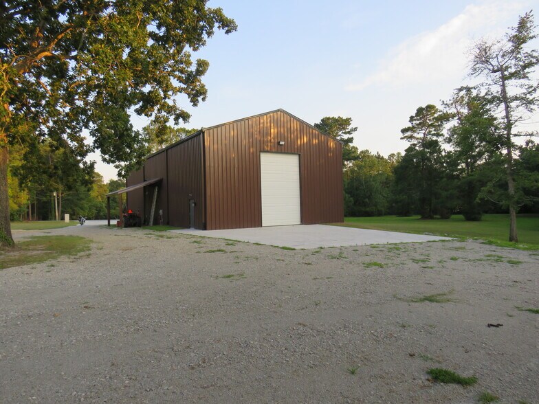 More Photos Of 4013 Thomas Rd, Little River Horse Stables For Sale