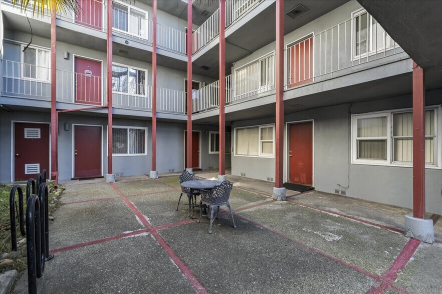 More Photos Of 2801 College Ave, Berkeley Apartments For Sale