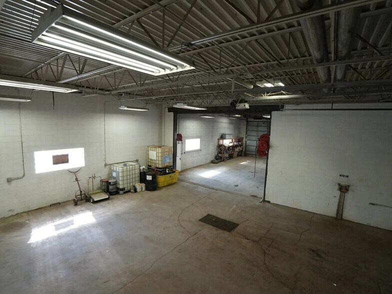 More Photos Of 103 1st St W, Williston Flex For Sale