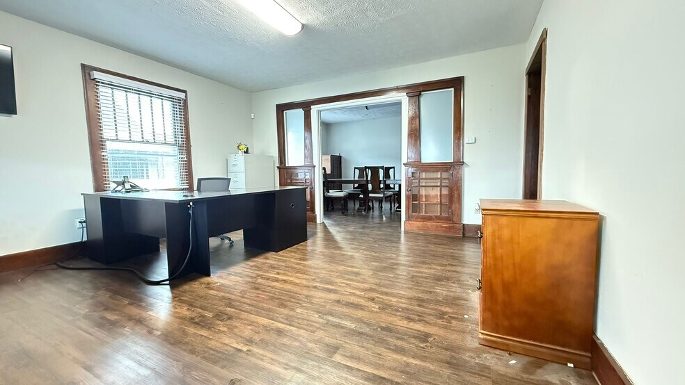 More Photos Of 180 N US 31, New Whiteland Loft Creative Space For Lease