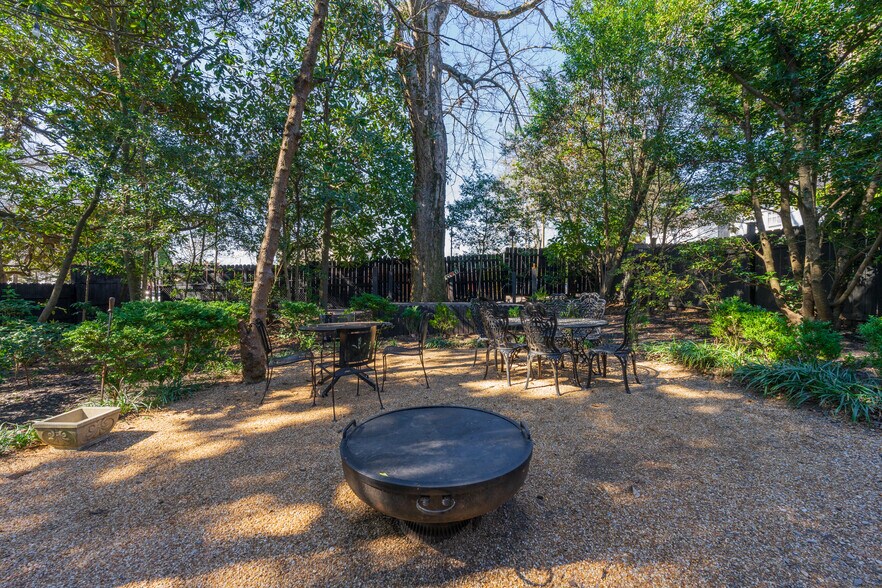 More Photos Of 132 E College St, Griffin Hospitality For Sale