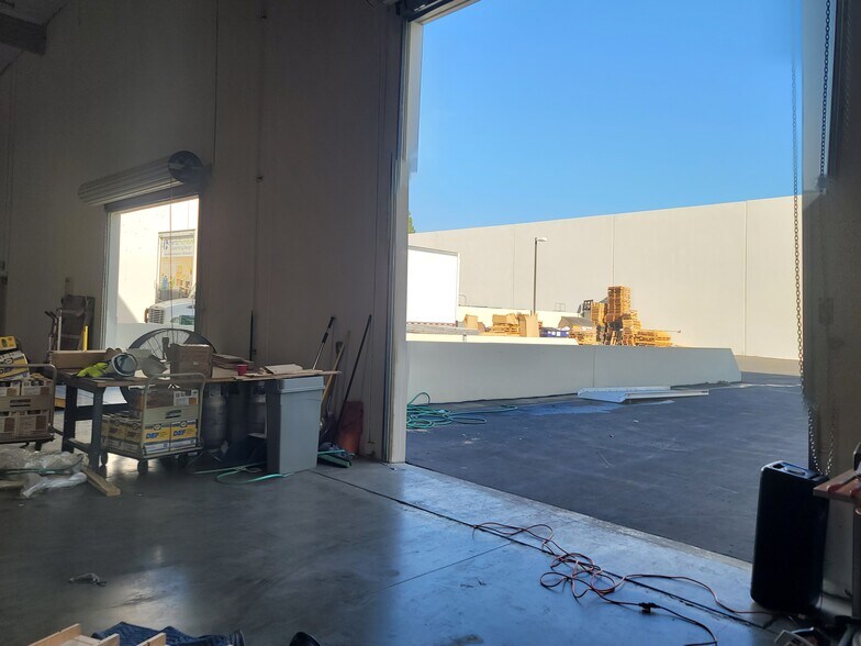 More Photos Of 2905 E Philadelphia St, Ontario Warehouse For Lease