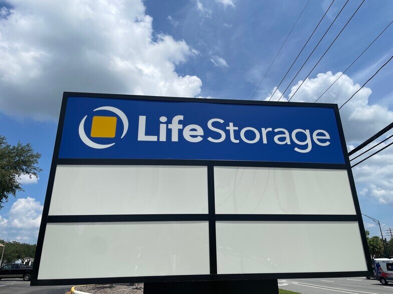 More Photos Of 2334 Semoran Blvd, Orlando Self Storage For Lease