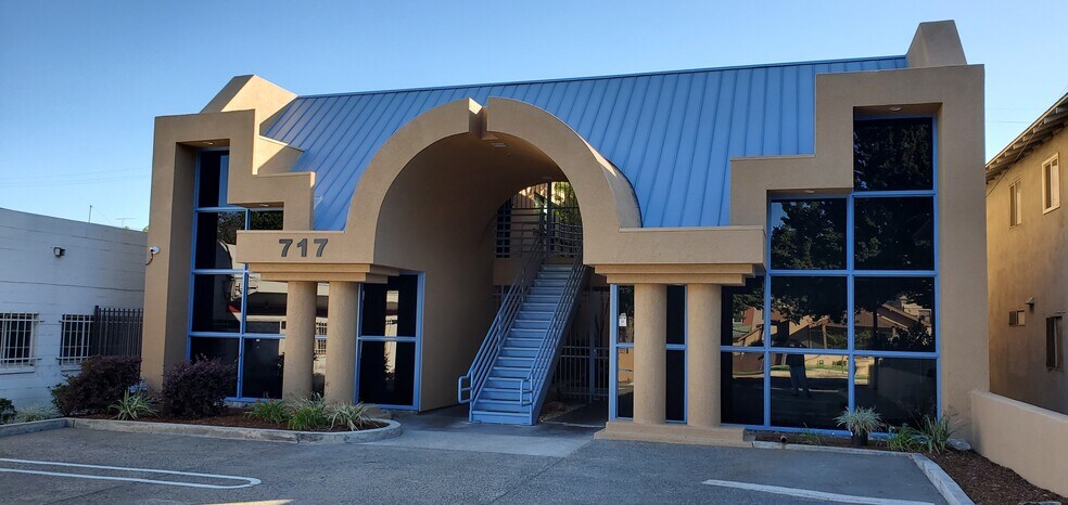 More Photos Of 717 16th St, Modesto Office For Lease