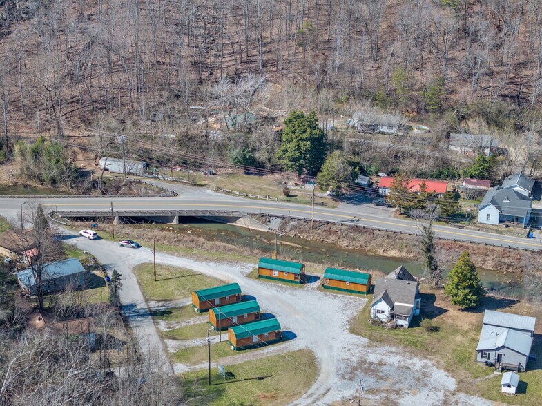 More Photos Of 349 Willow Ln, Rocky Top Specialty For Sale